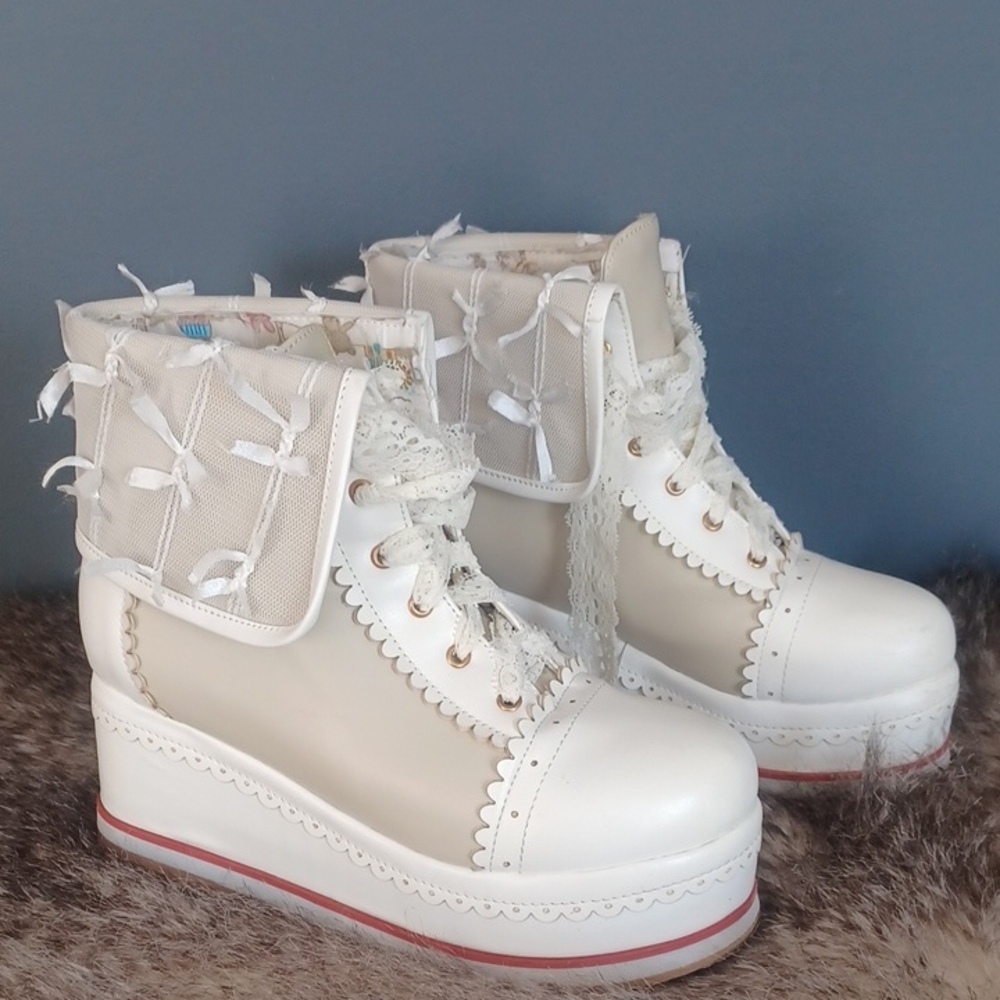 Super cute platform booties